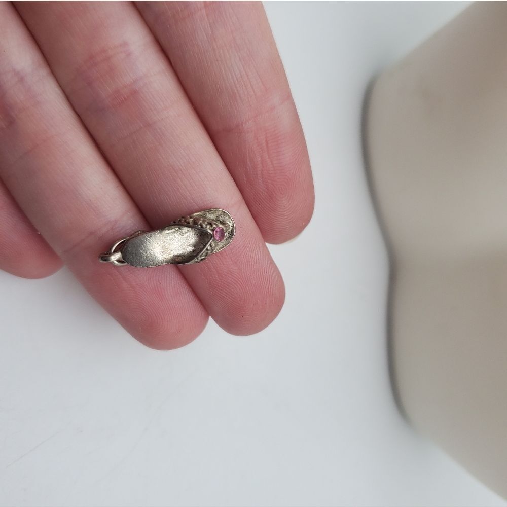Silver toned flip flop charm beachy‎ sunny day pendant